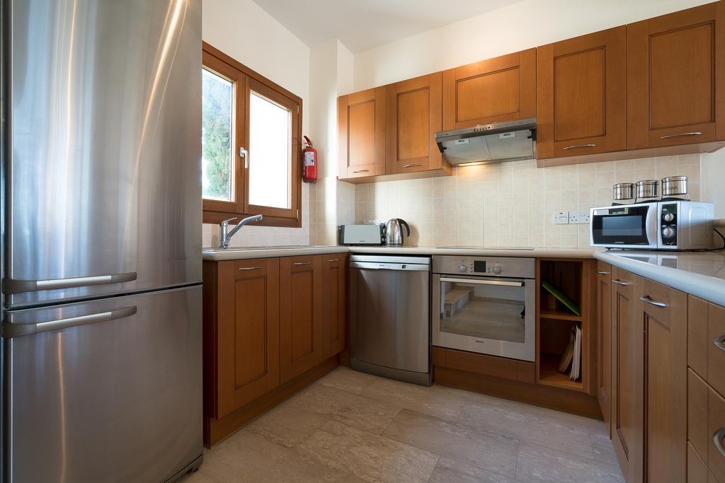 Villa 2 Bedroom Kornos With Private Pool And Golf Views, Aphrodite Hills Kouklia