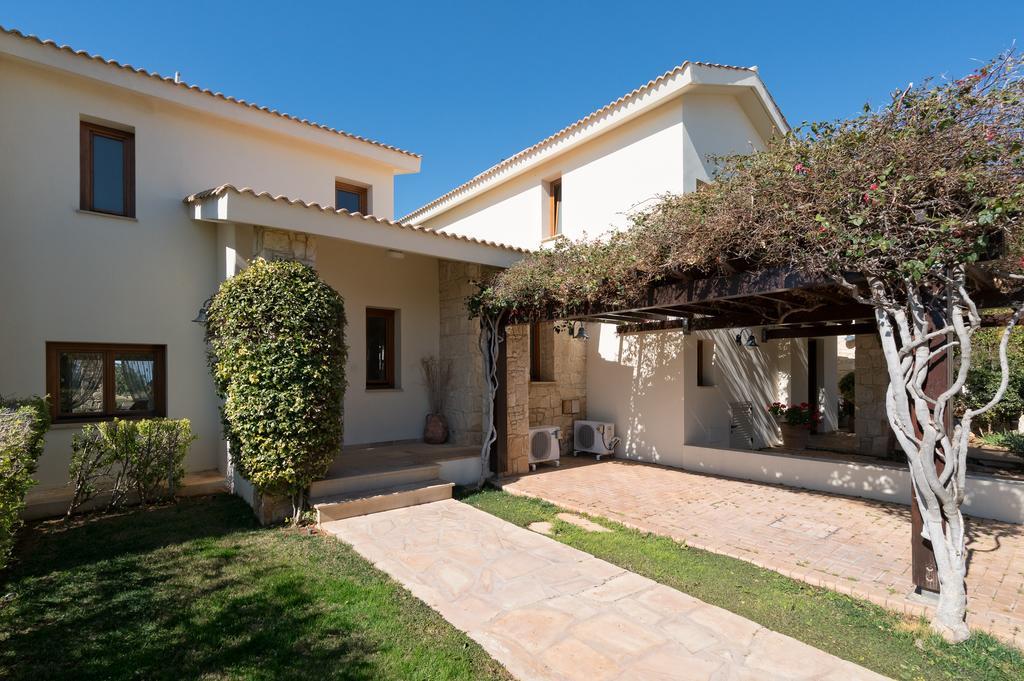 2 Bedroom Kornos With Private Pool And Golf Views, Aphrodite Hills *