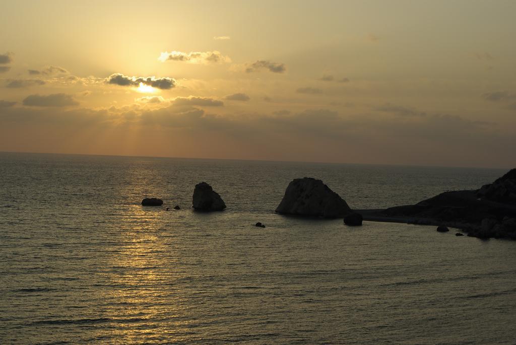 2 Bedroom Kornos With Private Pool And Golf Views, Aphrodite Hills Villa *